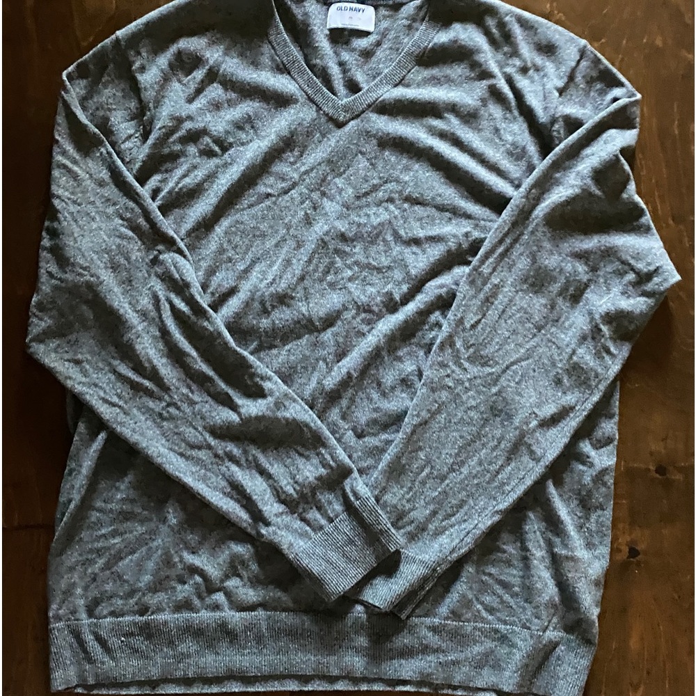 Men’s old navy gray light weight sweater- wrinkled but worn once